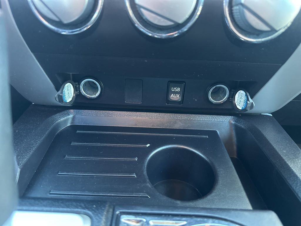 Used 2015 Toyota Tundra SR5 w/ SR5 Upgrade Package image 6