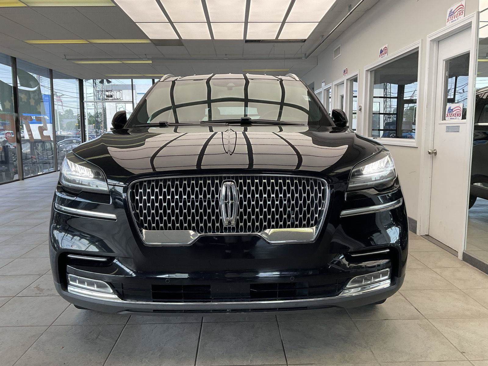 Used 2020 Lincoln Aviator Reserve w/ Elements Package Plus AWD/4WD image 2