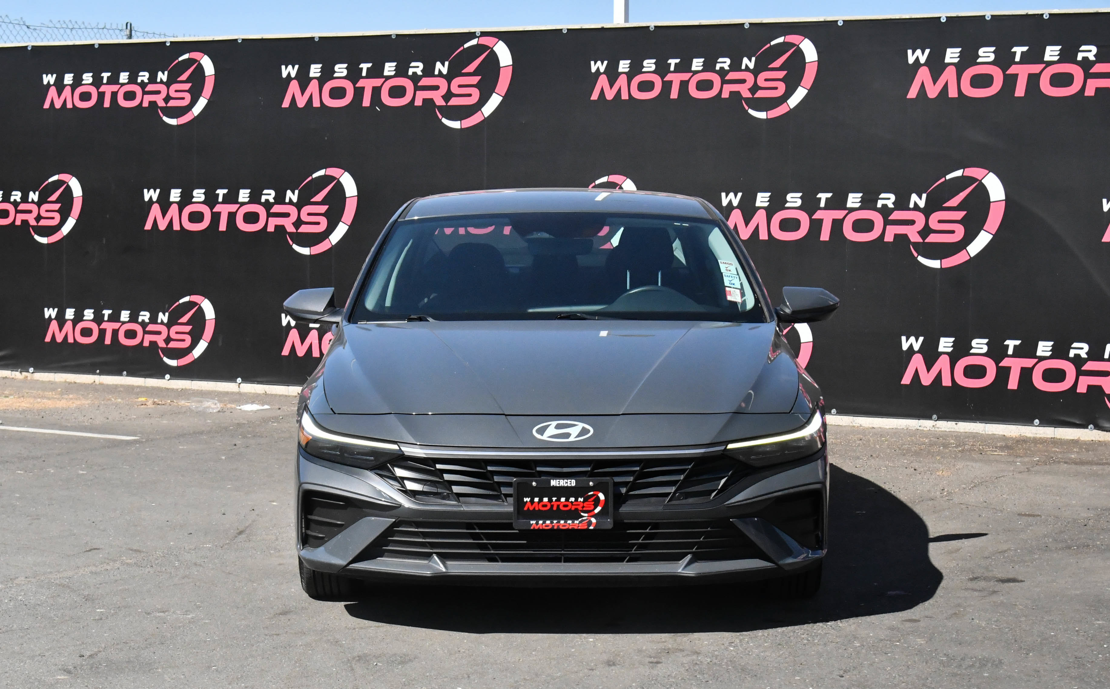 Used 2024 Hyundai Elantra SE FWD image 2