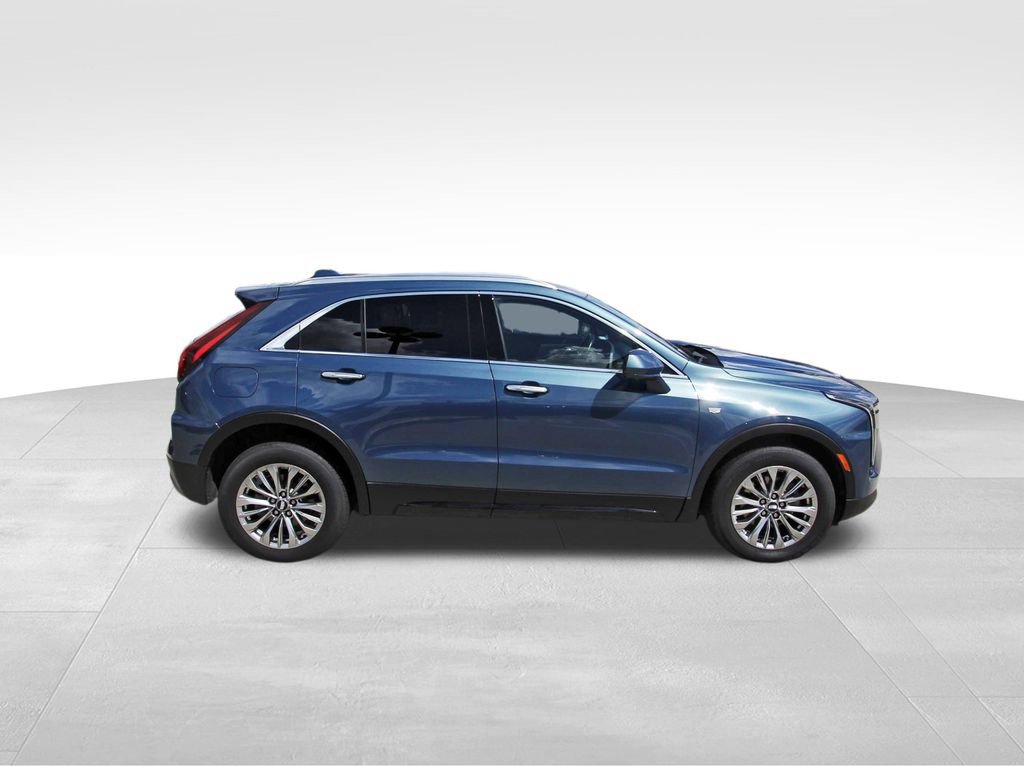 Used 2025 Cadillac XT4 Premium Luxury FWD image 5