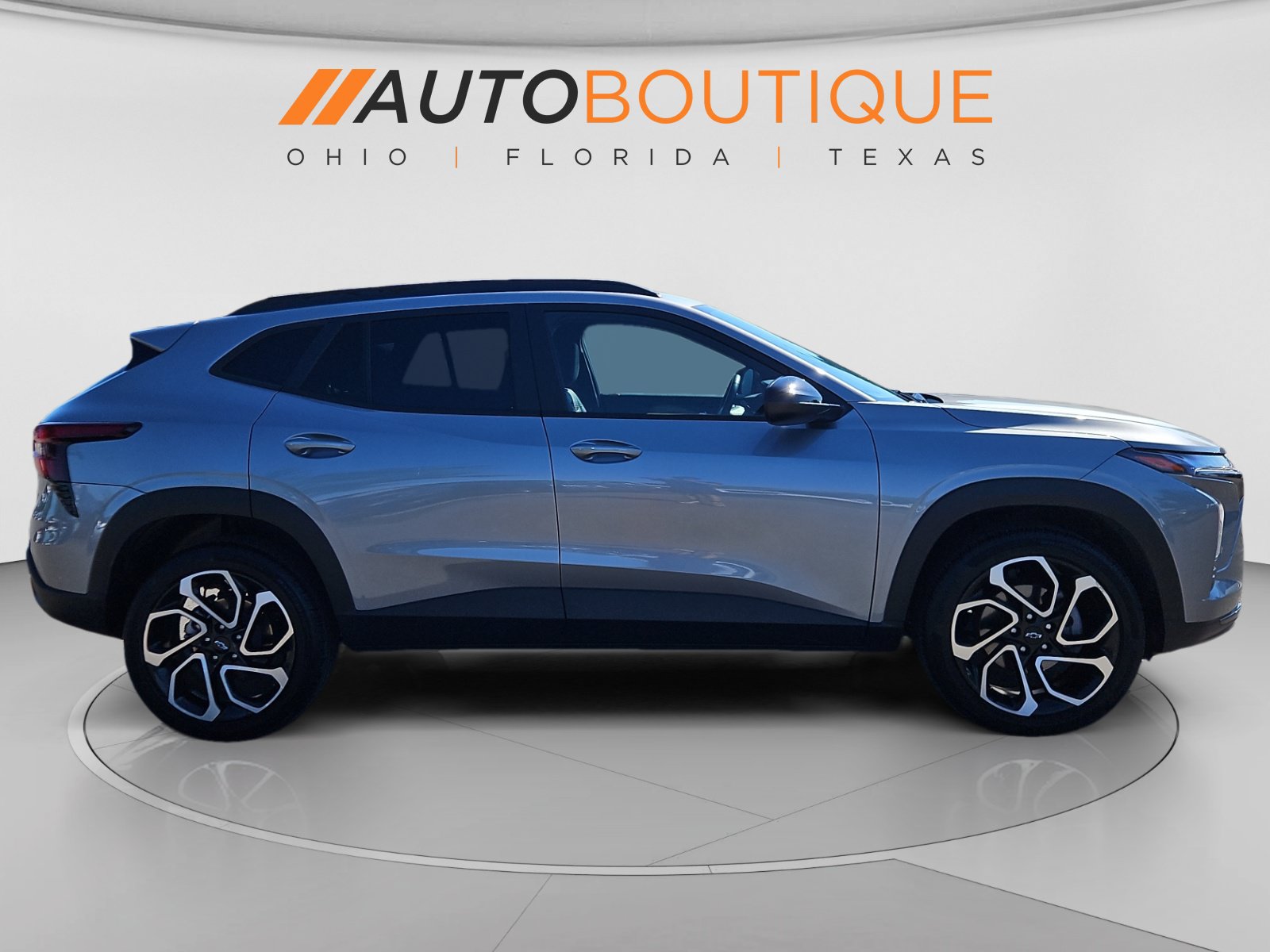 Used 2025 Chevrolet Trax RS w/ Sunroof Package FWD image 6