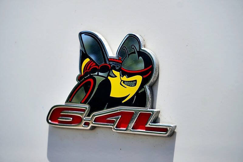 Used 2015 Dodge Challenger R/T Scat Pack w/ Scat Pack Appearance Package RWD image 35