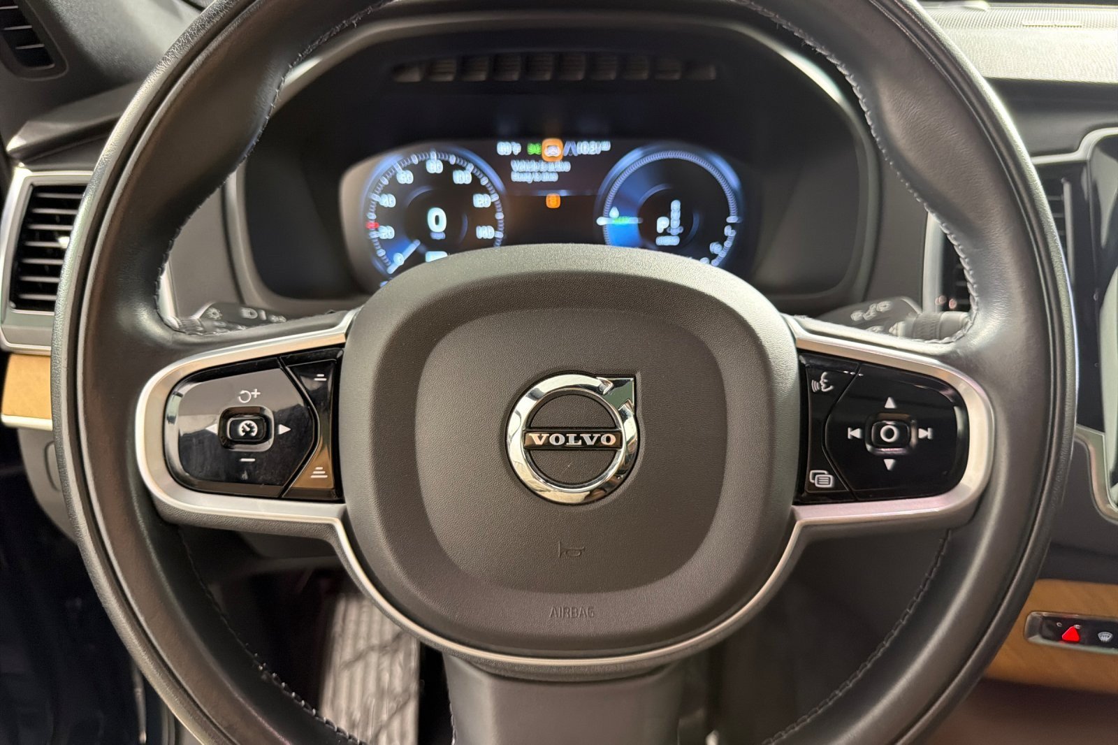 Used 2021 Volvo XC90 T8 Inscription Expression w/ Advanced Package AWD/4WD image 23
