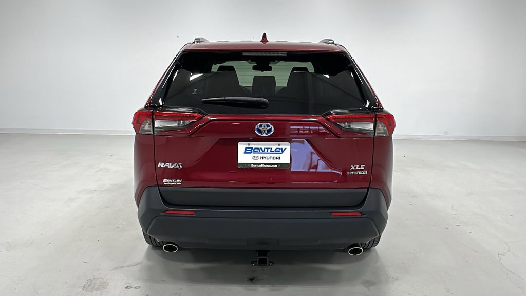 Used 2022 Toyota RAV4 XLE Premium image 5