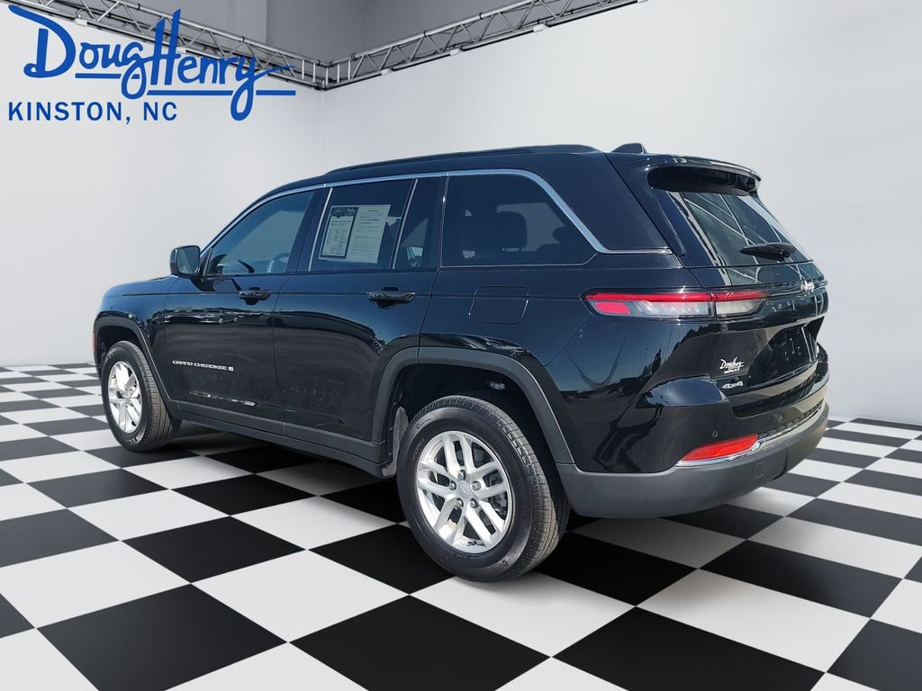 Used 2024 Jeep Grand Cherokee Laredo X w/ Luxury Tech Group I AWD/4WD image 3