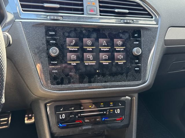 Certified 2022 Volkswagen Tiguan SE R-Line image 4