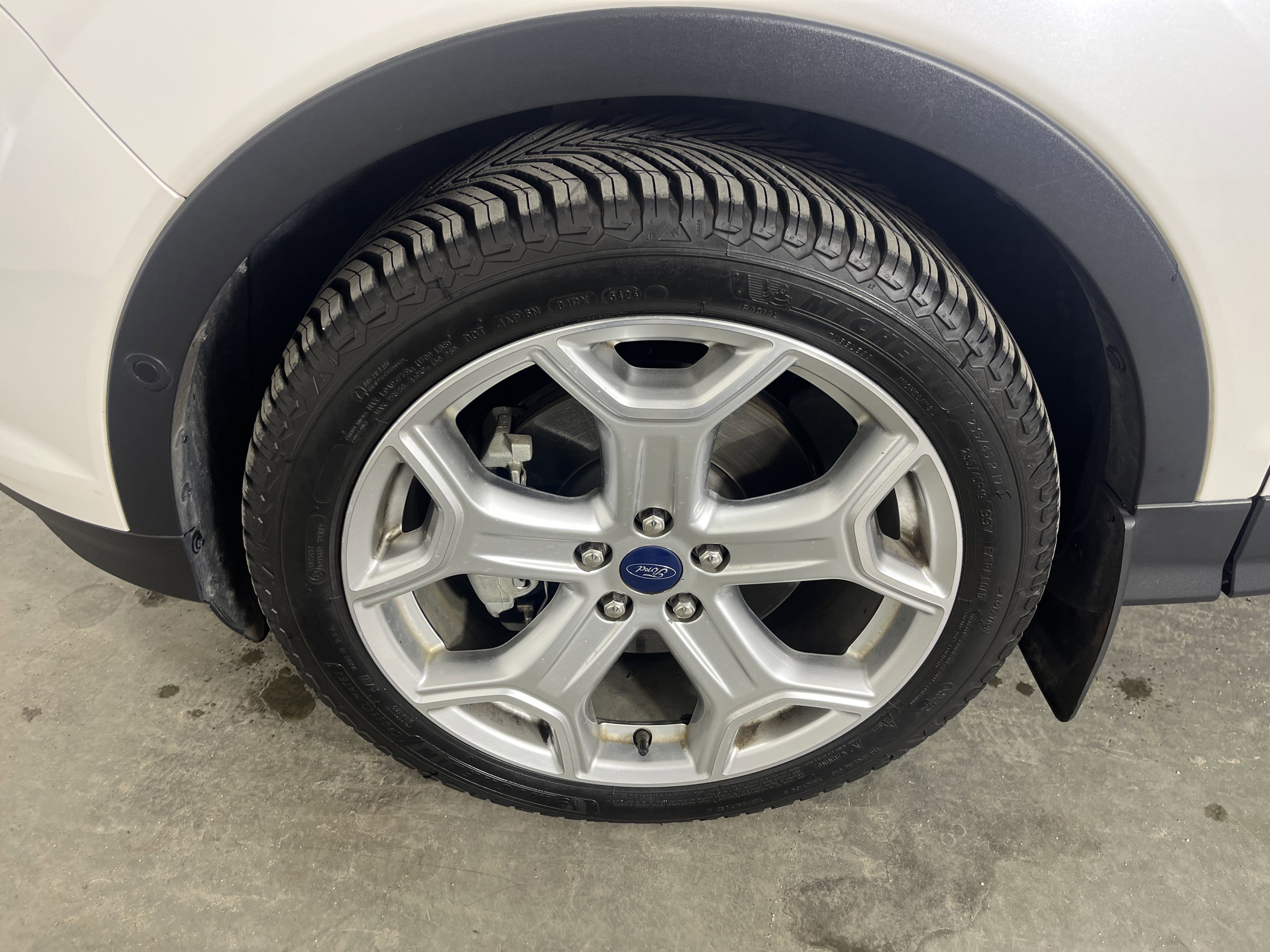 Used 2019 Ford Escape Titanium image 25