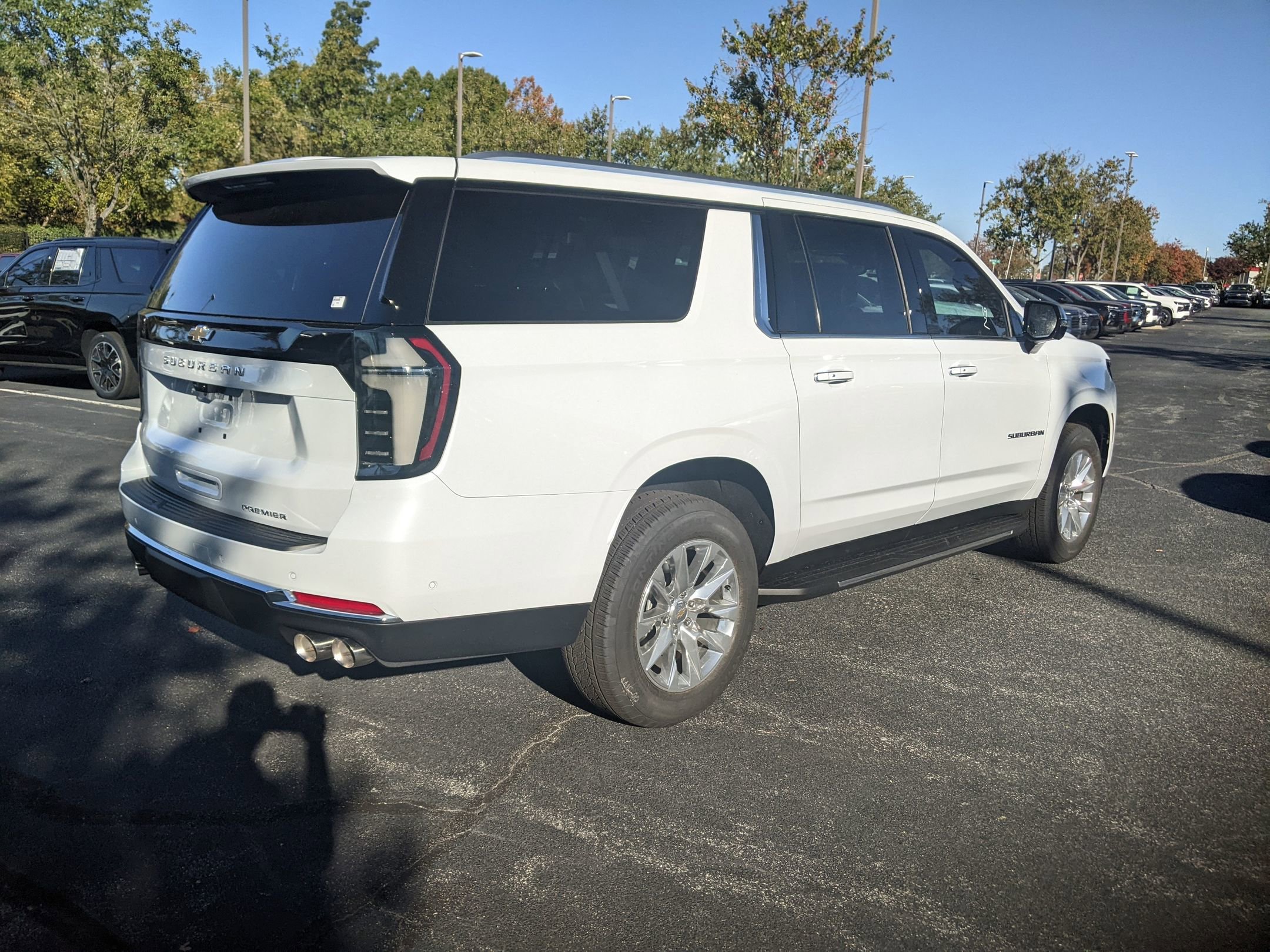 New 2026 Chevrolet Suburban Premier image 8