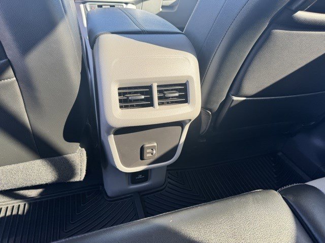 Used 2023 GMC Terrain SLT w/ Tech Package image 24