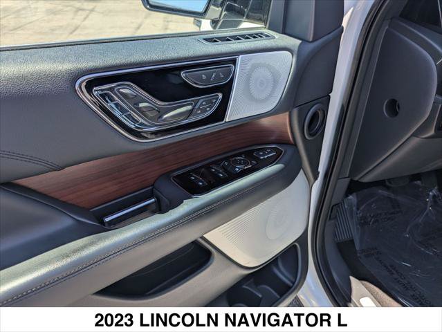 Certified 2023 Lincoln Navigator L Reserve AWD/4WD image 9