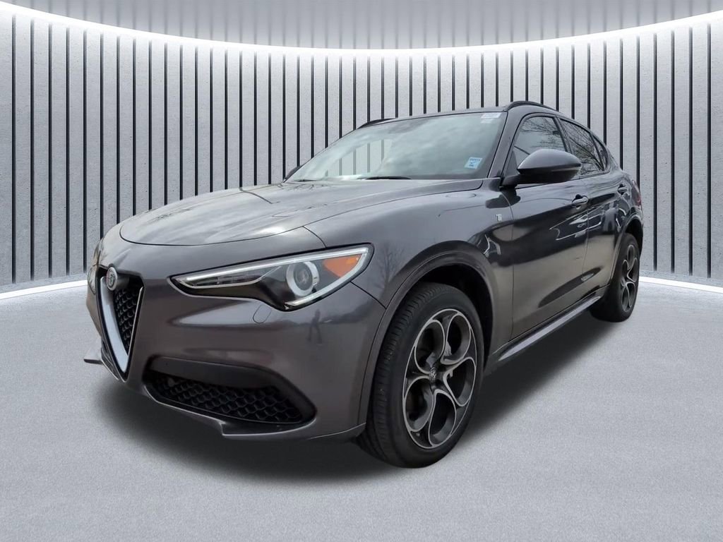 Used 2023 Alfa Romeo Stelvio Ti w/ Active Assist Plus Package AWD/4WD image 16