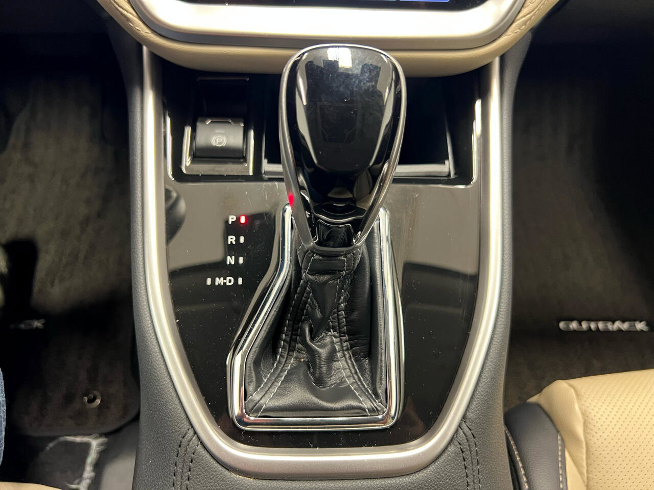 Used 2025 Subaru Outback Limited w/ Popular Package #2 image 22