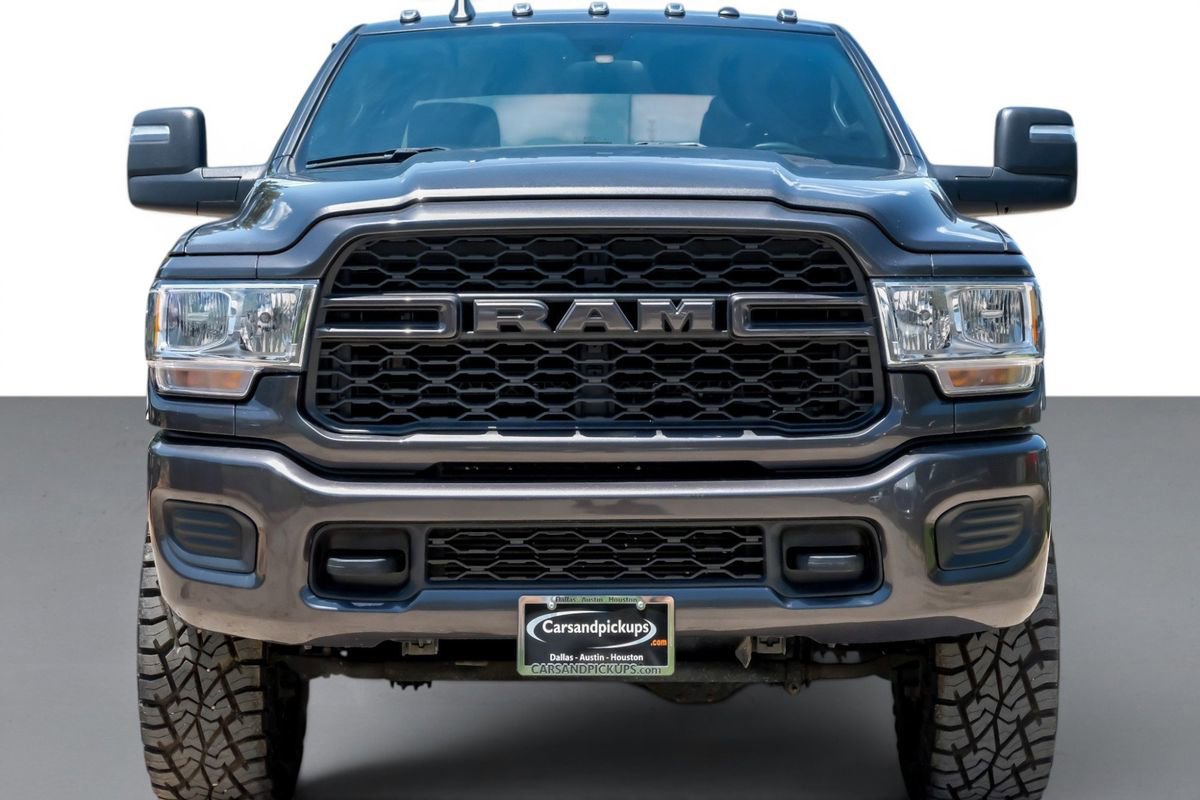 Used 2024 RAM 3500 Tradesman w/ Chrome Appearance Group AWD/4WD image 3