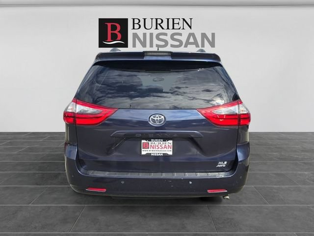 Used 2020 Toyota Sienna XLE w/ XLE Navigation Package AWD/4WD image 8