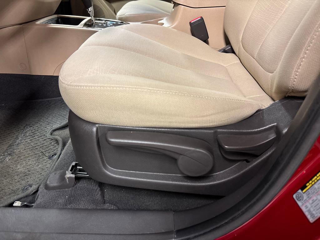 Used 2012 Hyundai Santa Fe GLS FWD image 24