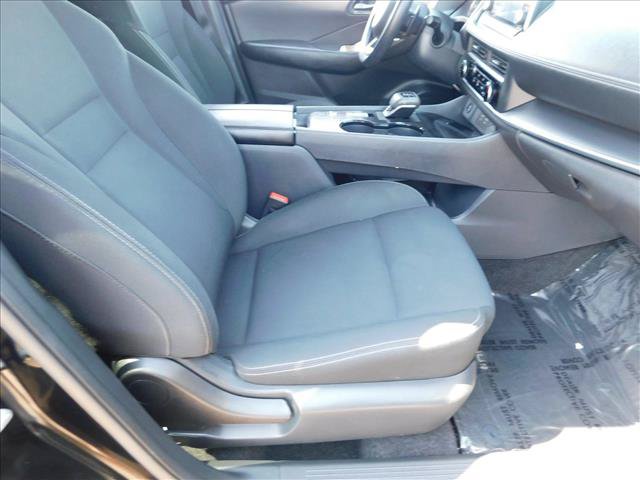 Used 2024 Nissan Rogue S FWD image 27