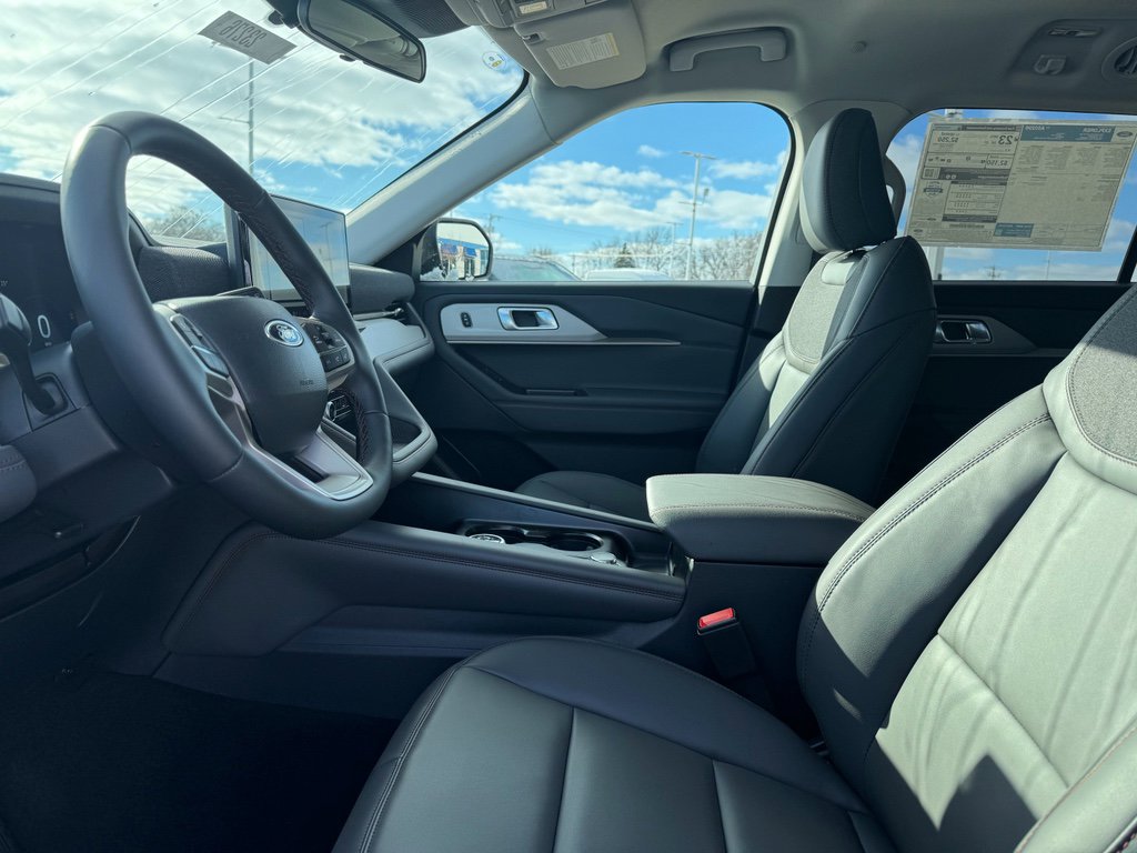 New 2026 Ford Explorer Active w/ Active Comfort Package image 28
