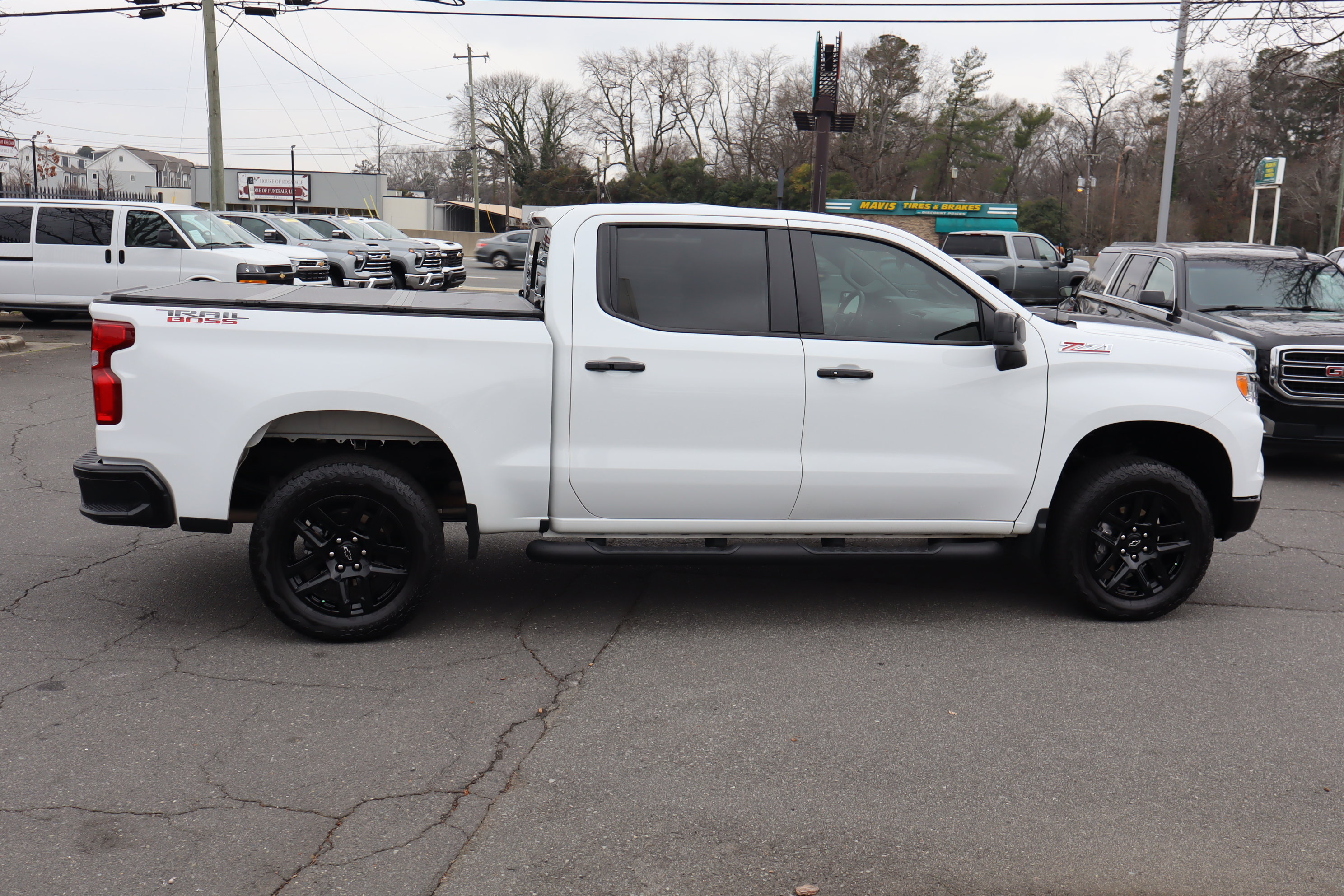 Certified 2025 Chevrolet Silverado 1500 LT Trail Boss w/ Convenience Package II image 11