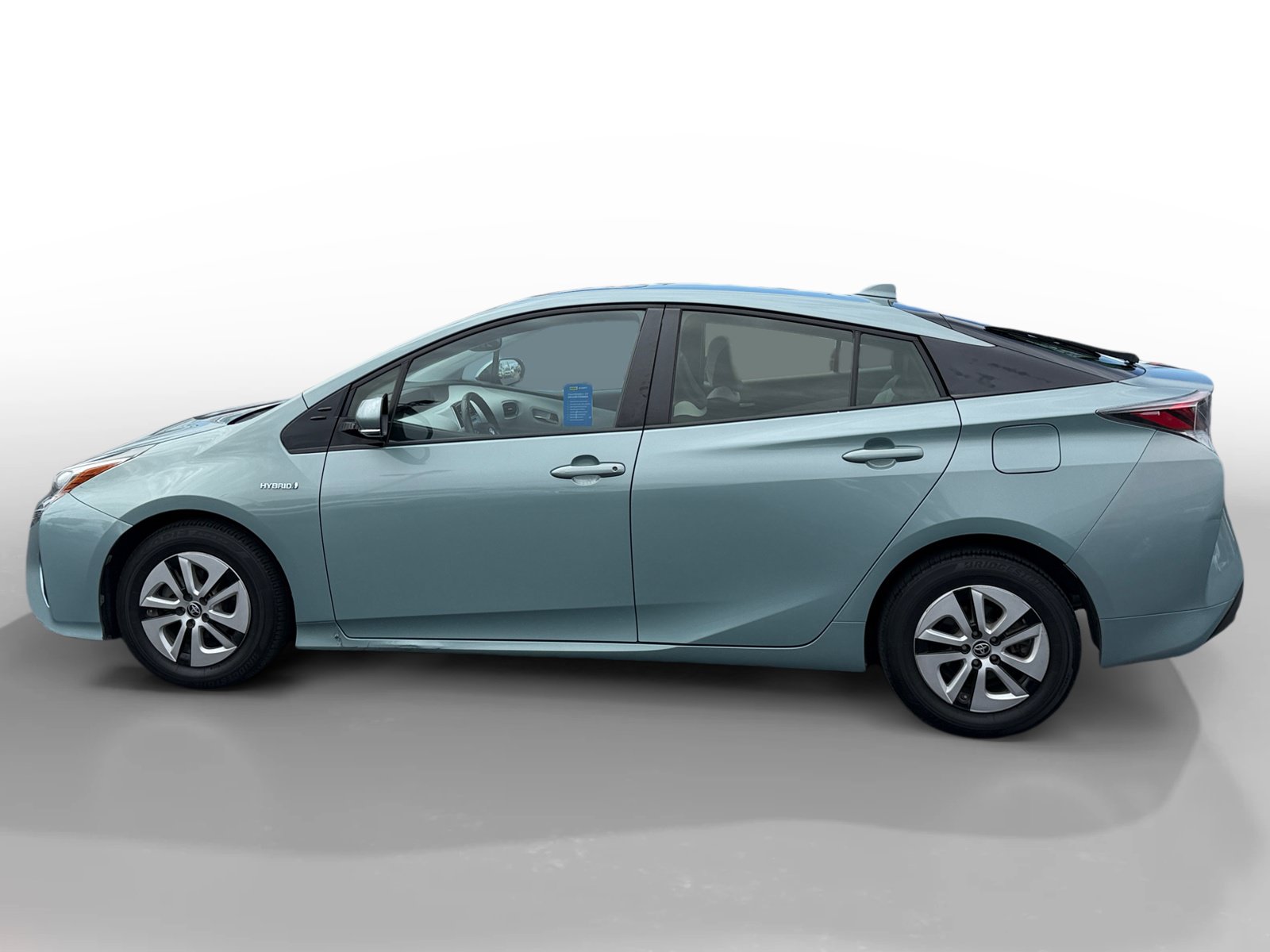 Used 2016 Toyota Prius Four FWD image 2