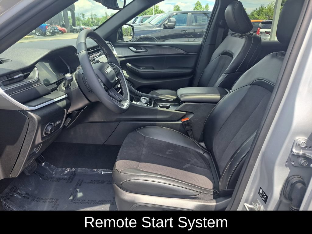 Certified 2024 Jeep Grand Cherokee Altitude AWD/4WD image 10