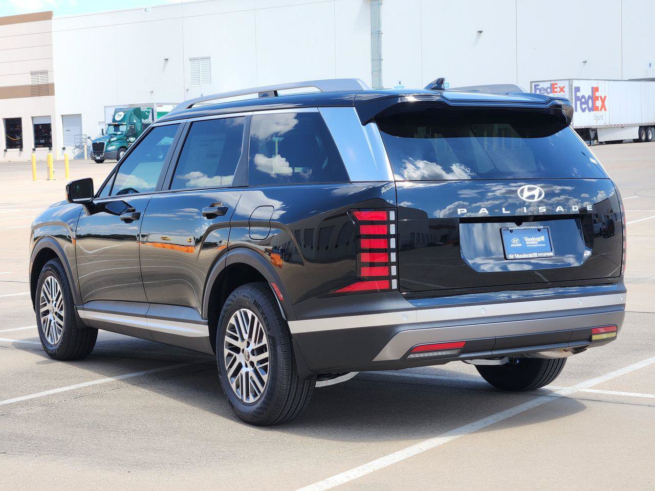 New 2027 Hyundai Palisade SEL FWD image 3