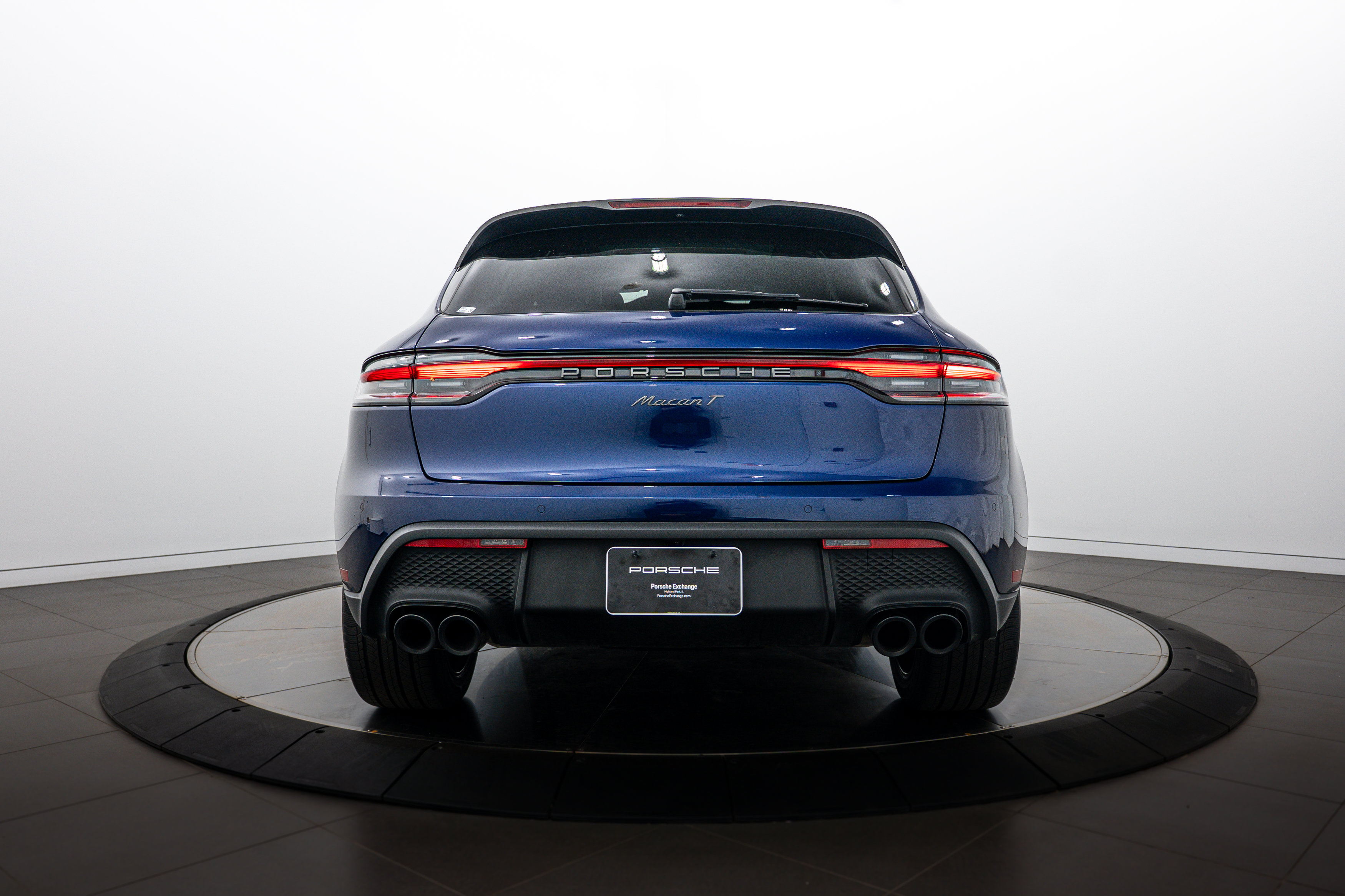 Certified 2026 Porsche Macan Turbo AWD/4WD image 6