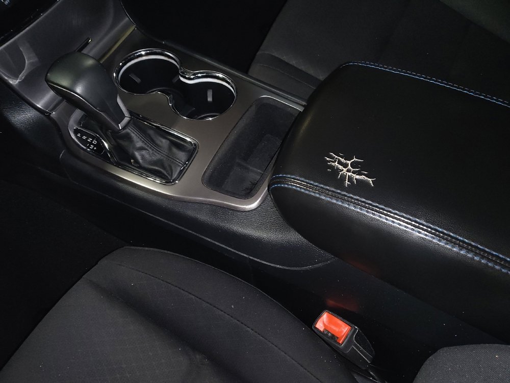 Used 2019 Jeep Grand Cherokee Laredo image 26