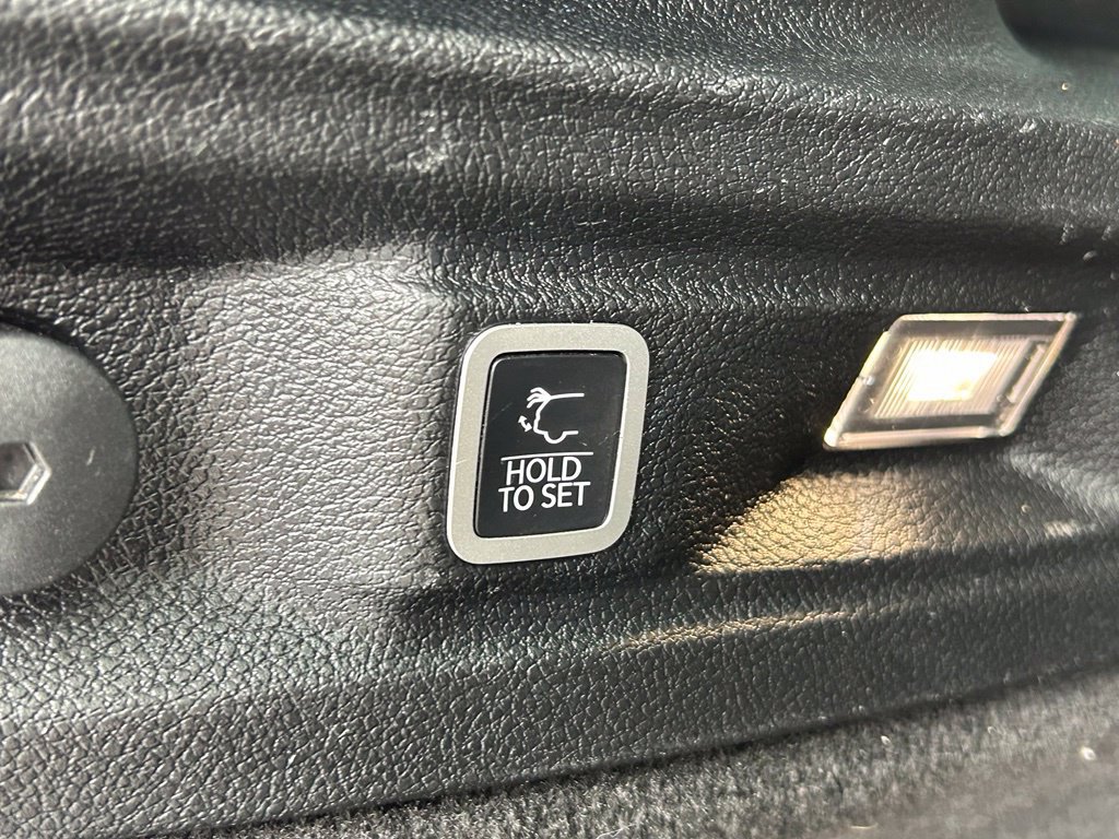 Used 2021 Jeep Grand Cherokee L Overland w/ Luxury Tech Group IV RWD image 39