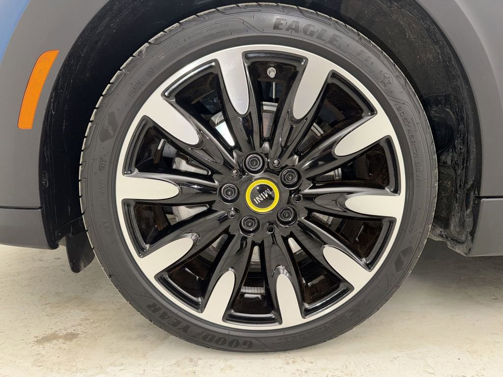 Certified 2024 MINI Cooper SE image 11