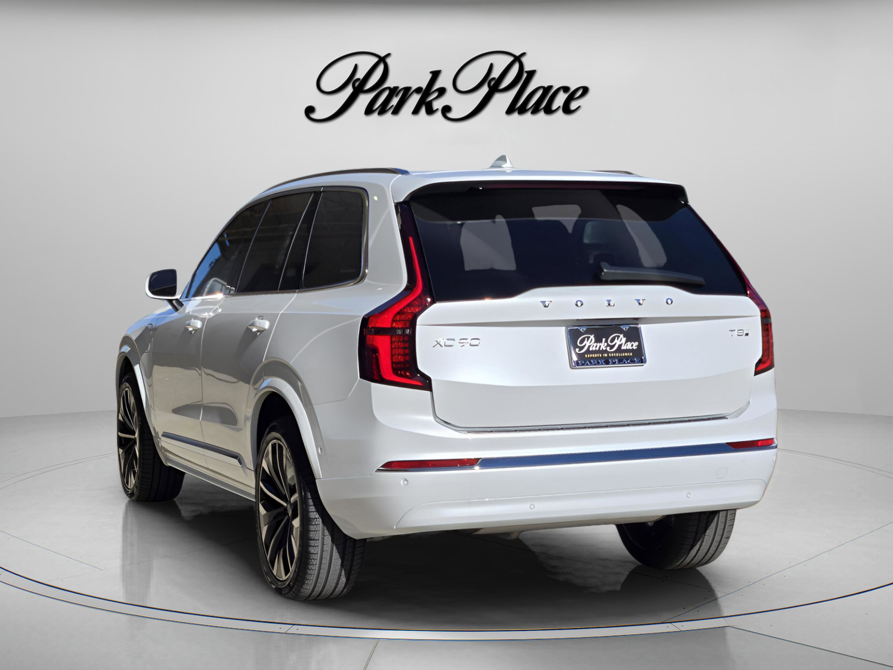 New 2026 Volvo XC90 T8 Plus w/ Protection Package Premier image 4