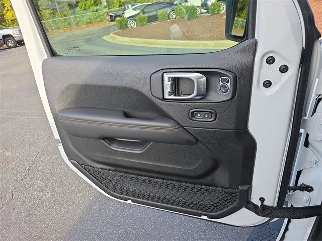 Used 2024 Jeep Wrangler Sahara w/ Technology Group image 27