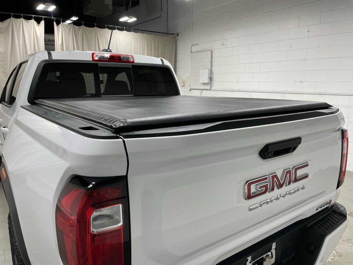 Used 2023 GMC Canyon AT4 w/ AT4 Premium Package AWD/4WD image 18