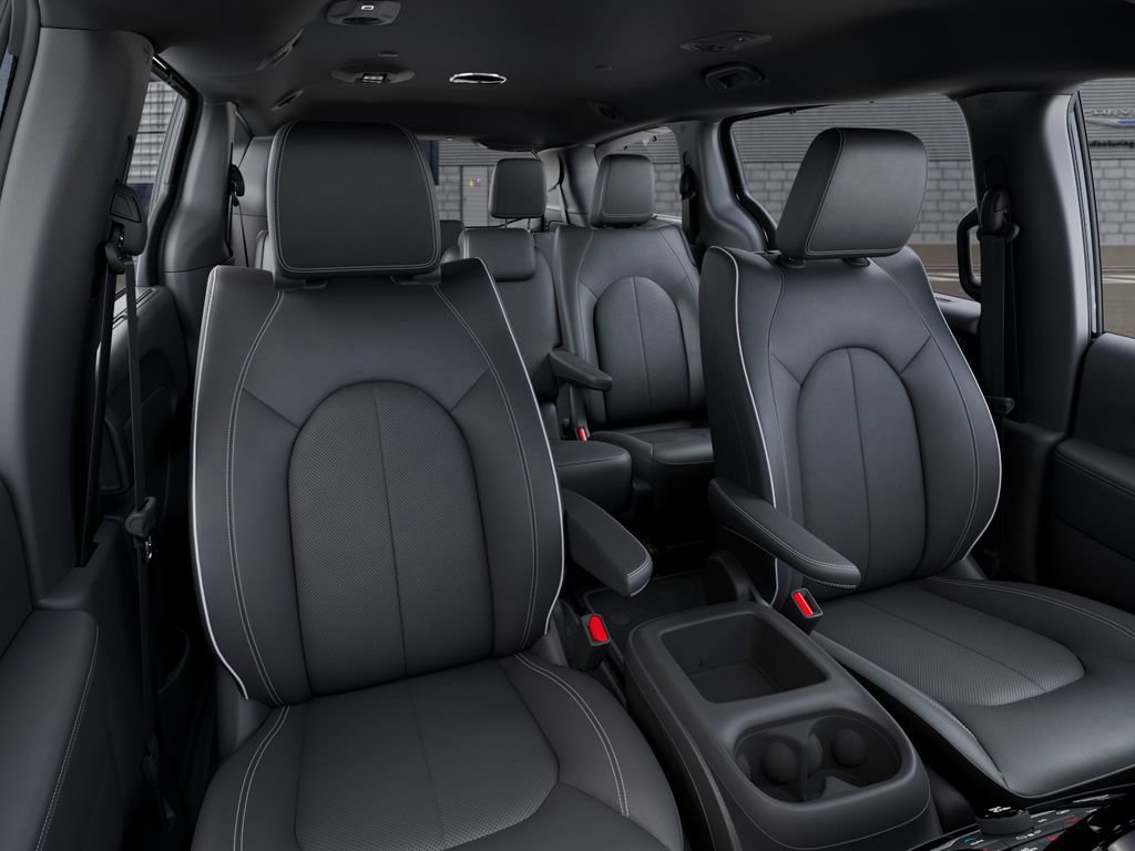 New 2025 Chrysler Pacifica Select w/ Uconnect Theater Family Group FWD image 17