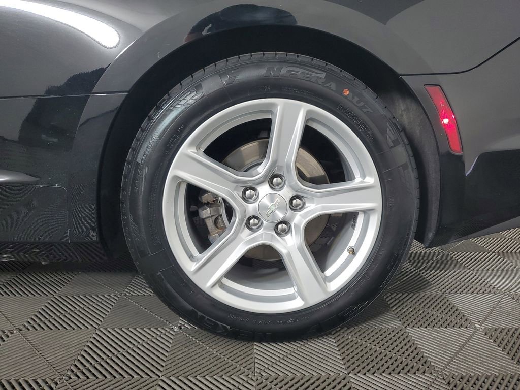 Used 2023 Chevrolet Camaro LT RWD image 28