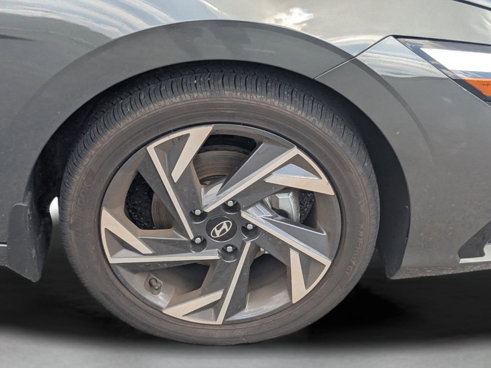New 2025 Hyundai Elantra SEL FWD image 39