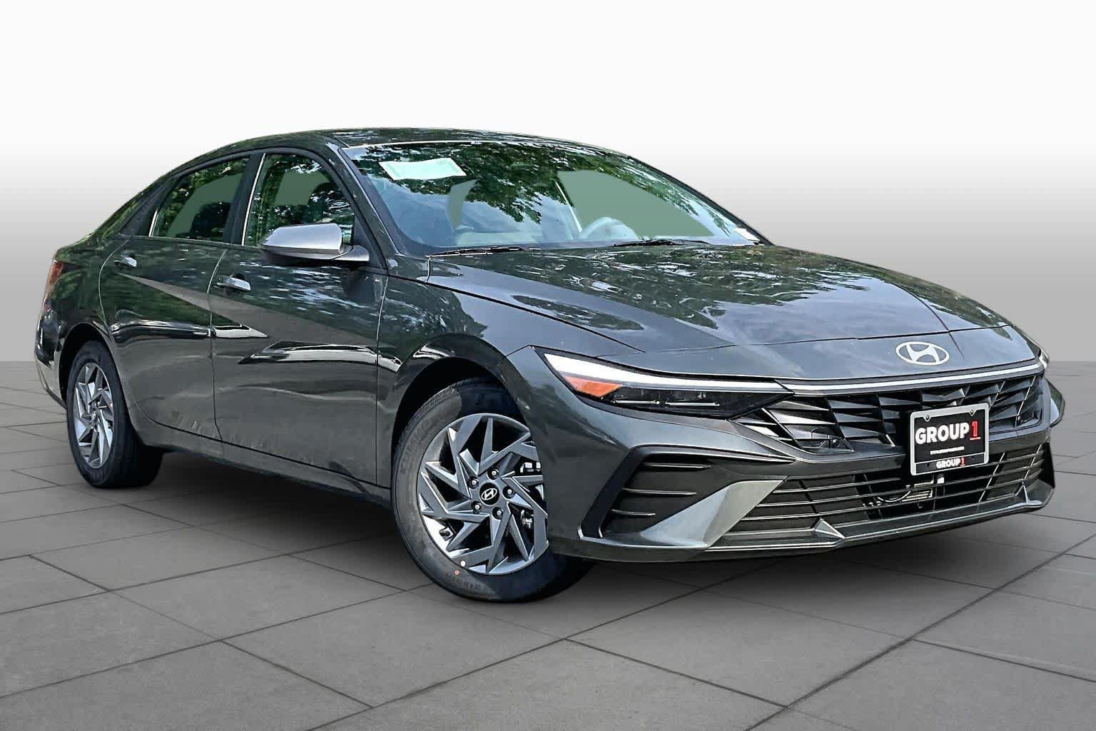 New 2026 Hyundai Elantra Hybrid FWD image 2