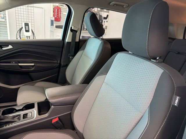 Used 2018 Ford Escape SE image 15