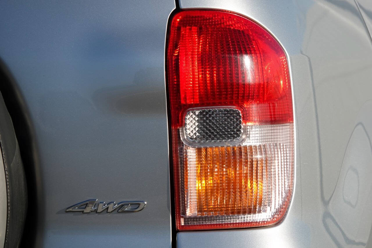 Used 2003 Toyota RAV4 4WD image 57