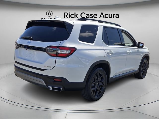 Used 2025 Honda Pilot Touring image 8
