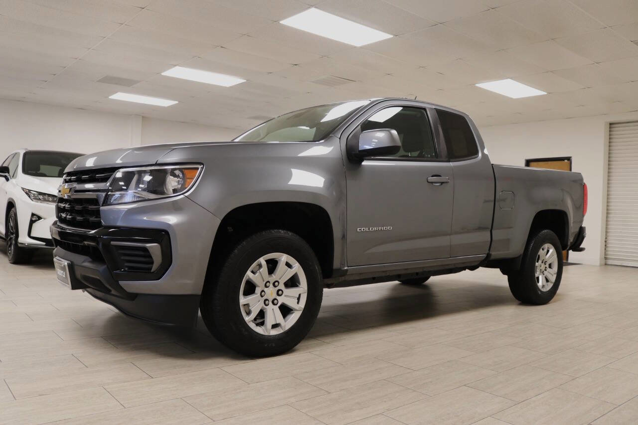 Used 2022 Chevrolet Colorado LT w/ Fleet Safety Package image 2