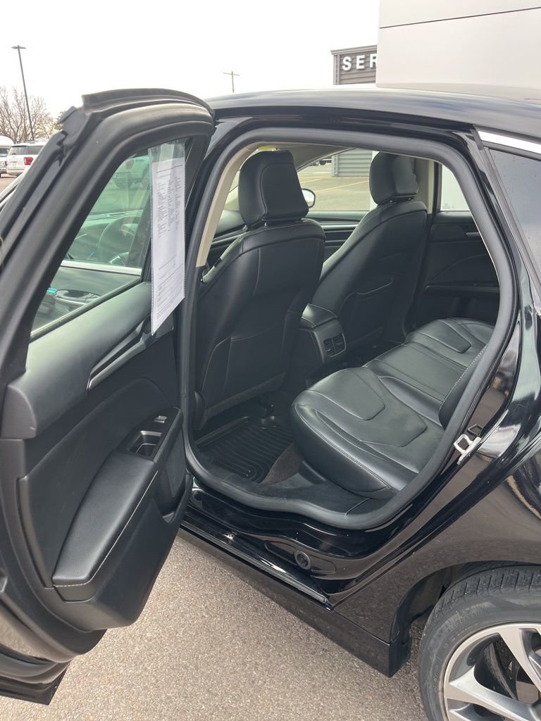 Used 2020 Ford Fusion Titanium AWD/4WD image 19