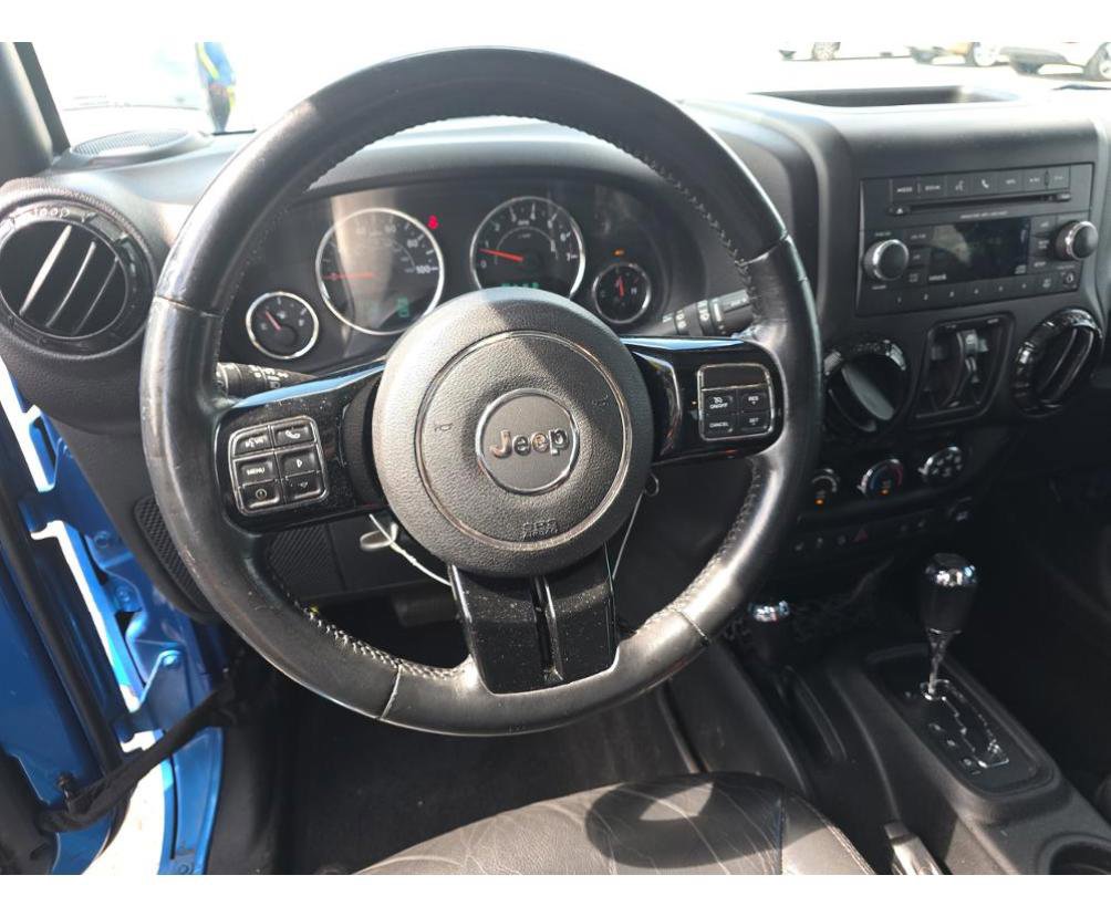 Used 2015 Jeep Wrangler Unlimited Sahara AWD/4WD image 11