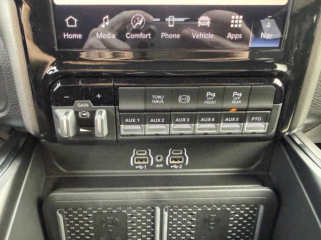 New 2026 RAM 5500 4x4 Crew Cab w/ Laramie Trim Package image 30