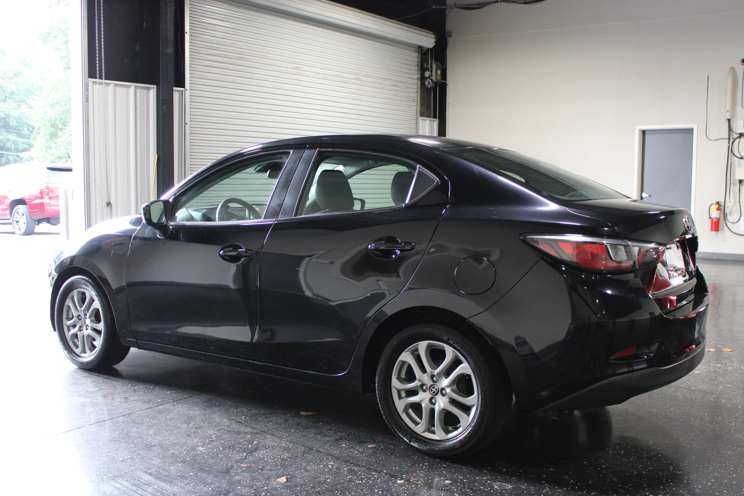 Used 2016 Scion iA FWD image 5