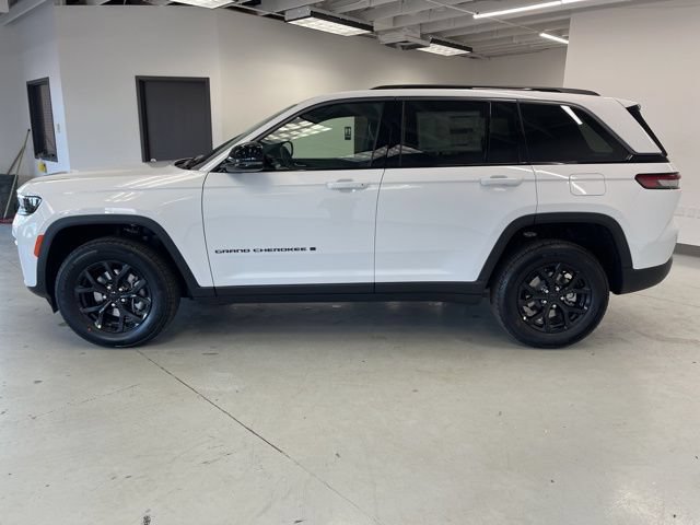 New 2026 Jeep Grand Cherokee Altitude AWD/4WD image 4
