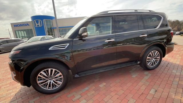 Used 2023 Nissan Armada SL w/ Captain's Chairs Package image 6