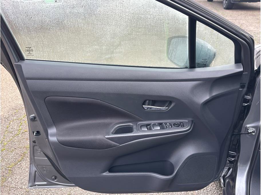 Used 2021 Nissan Versa SV image 15