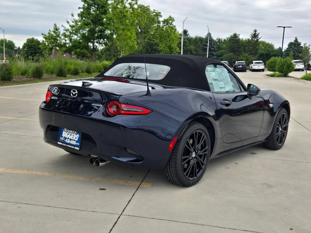 New 2026 MAZDA MX-5 Miata Club w/ Weather Package RWD image 8