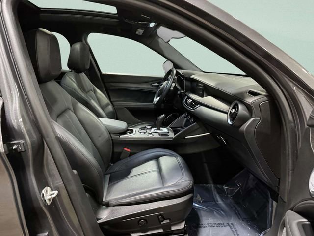 Used 2022 Alfa Romeo Stelvio Ti image 30