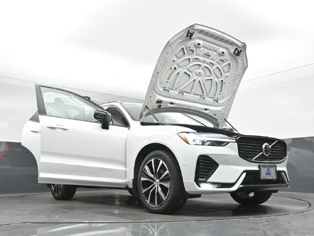 Used 2023 Volvo XC60 B5 Plus w/ Climate Package AWD/4WD image 54